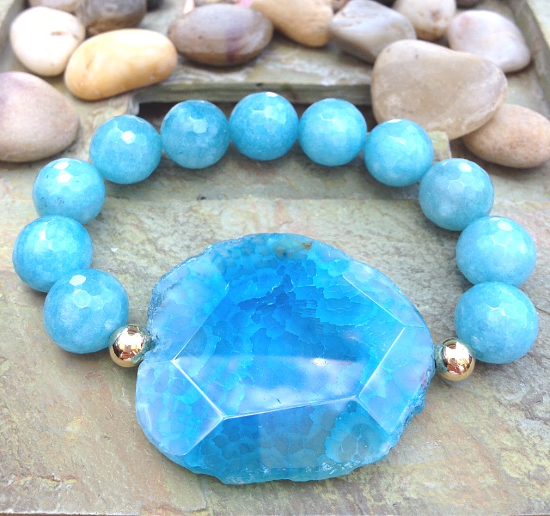 Light Blue/Turquoise Agate beated bracelet