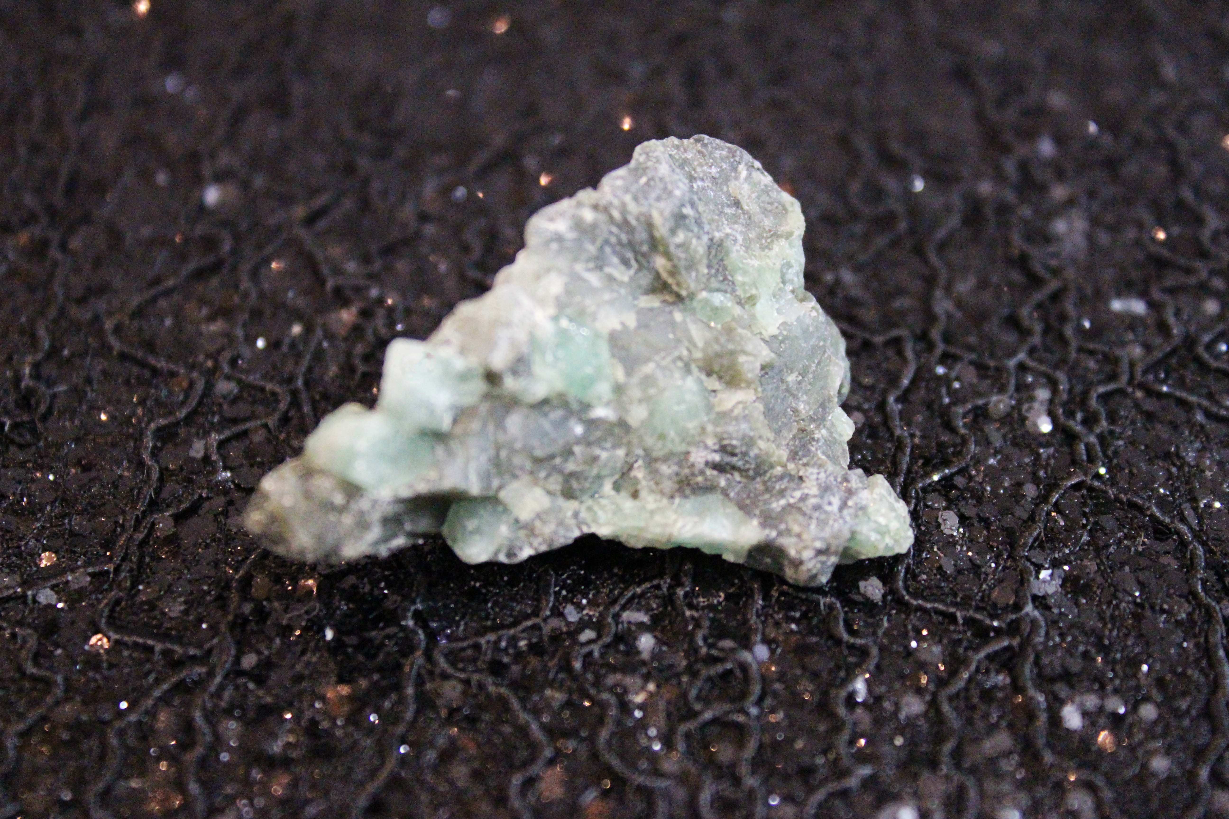 Emerald Tumble Stone Rough